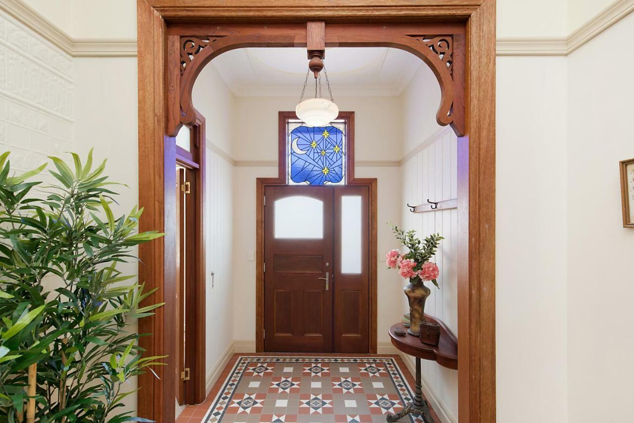 The Guesthouse Малени Экстерьер фото